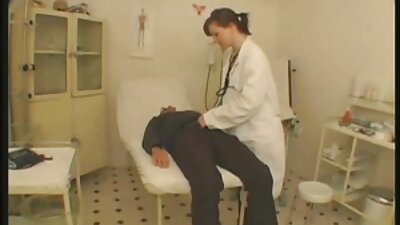 La ragazza bruna Nika Charming viene usata xnxx gratis porno dal suo strano massaggiatore