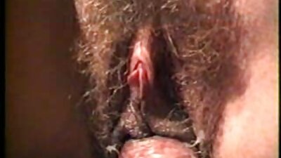 Dominatrice bionda trascina la magra schiava in un trio film porno con animali gratis sporco