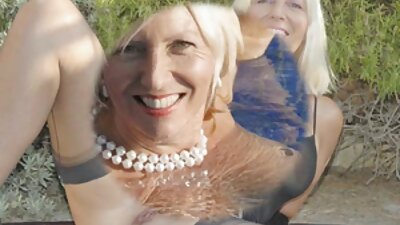 Due porno film italiani completi ragazze provano l'amore in un quartetto con doppia penetrazione
